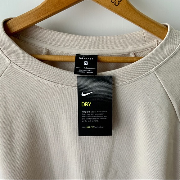 Nike Plus Versa Crewneck Sweatshirt NWT - Picture 6 of 12